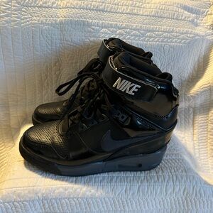 Nike Women’s Air Max Revolution Ski High Wedge Black & Gray EUC Size 8.5